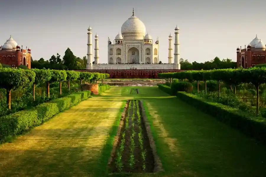 Agra Tour and Travel Guide